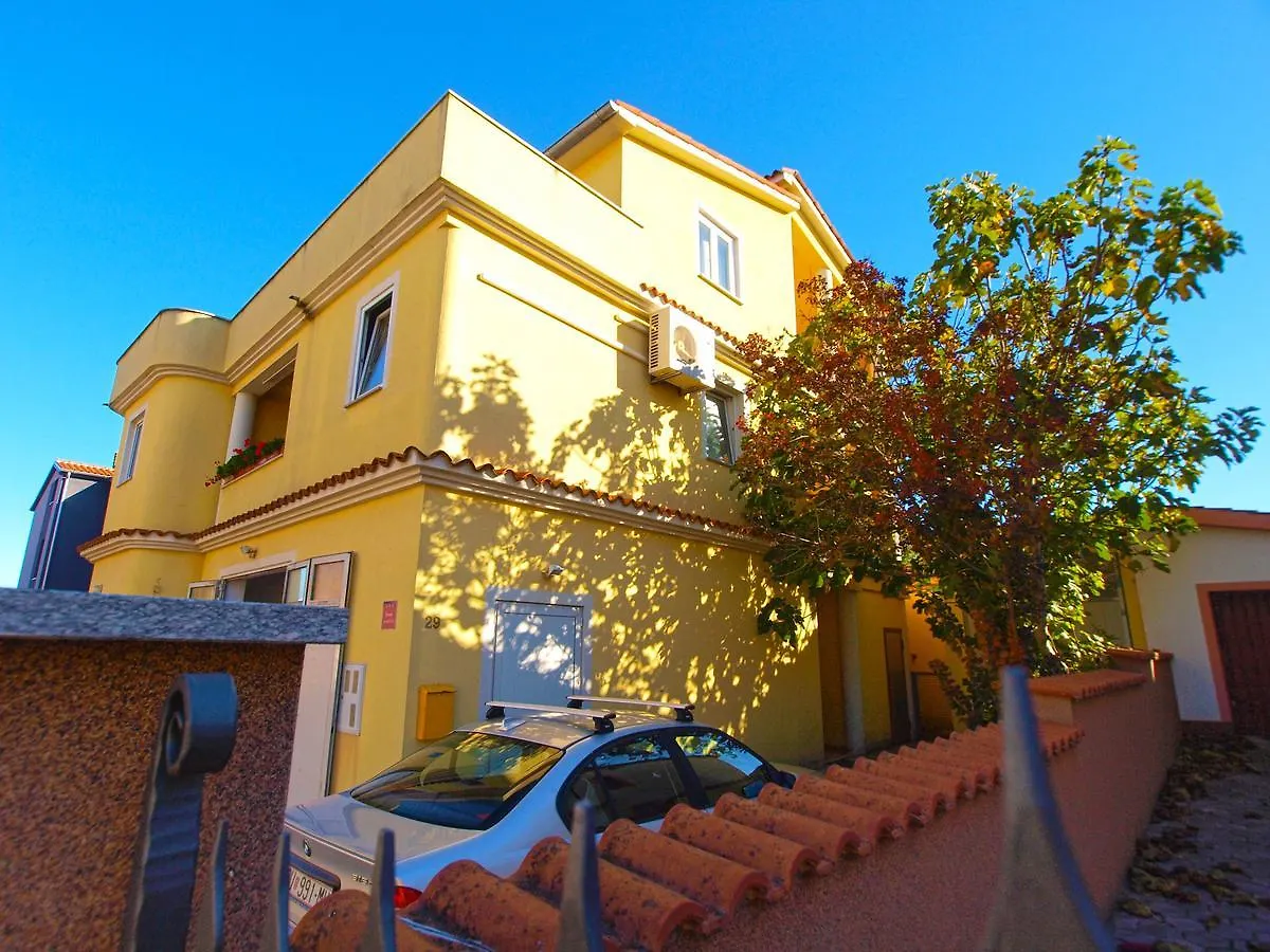 Apartment Zaklina 1496 Pula